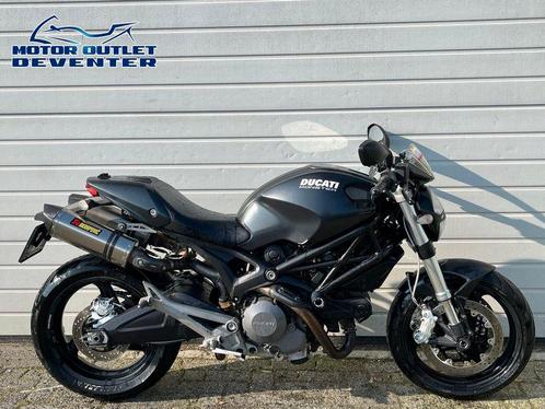 DUCATI MONSTER 696 AKRAPOVIC (bj 2009)