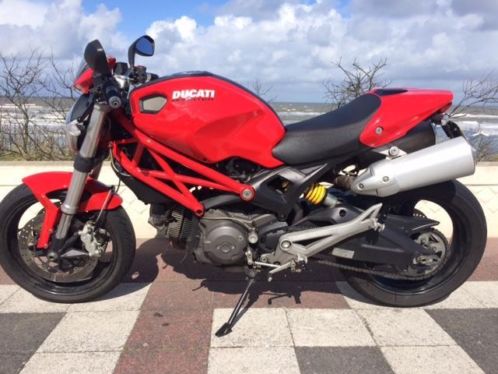 Ducati Monster 696 (Bj 2009) 