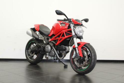 Ducati Monster 696 (bj 2010)