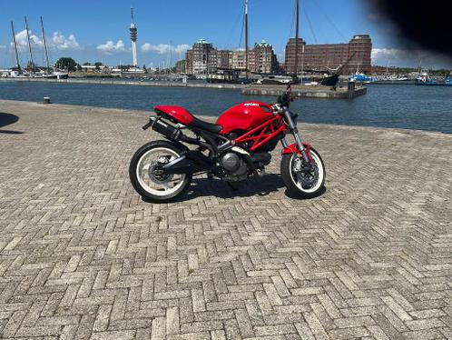 Ducati monster 696 in top staat.