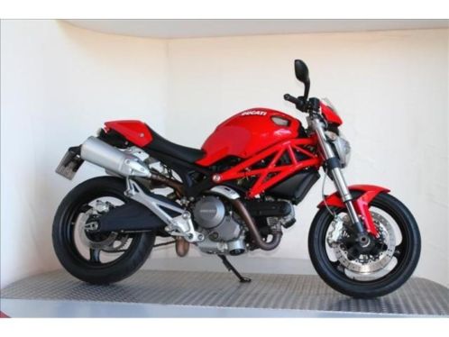 DUCATI Monster 696 M696, M 696