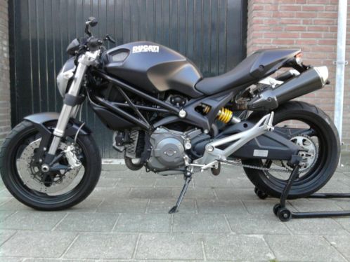 Ducati Monster 696 plus