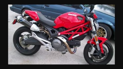 Ducati Monster 696 rood  termignoni uitlaten (2008)