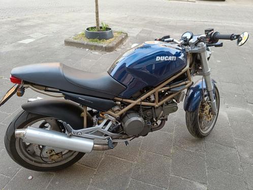 Ducati monster 750