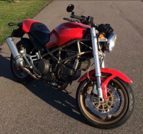 Ducati Monster 750