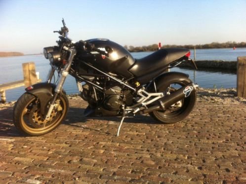 Ducati Monster 750 met vele extra039s