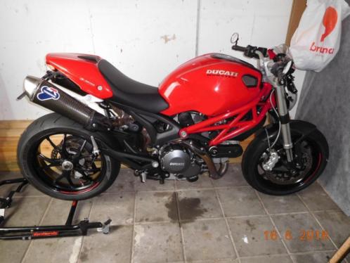 ducati monster 796