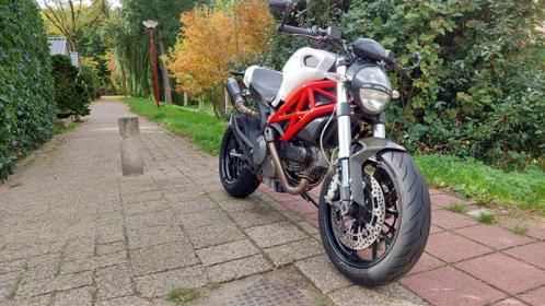 Ducati monster 796 2011