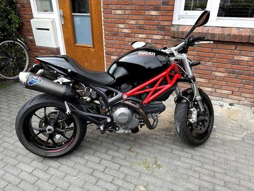 Ducati Monster 796