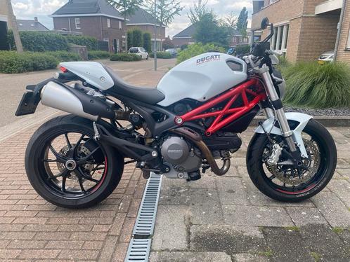 Ducati Monster 796 ABS