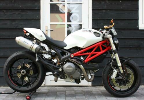 Ducati Monster 796 ABS (bj 2010) LeoVince, 2 jaar garantie