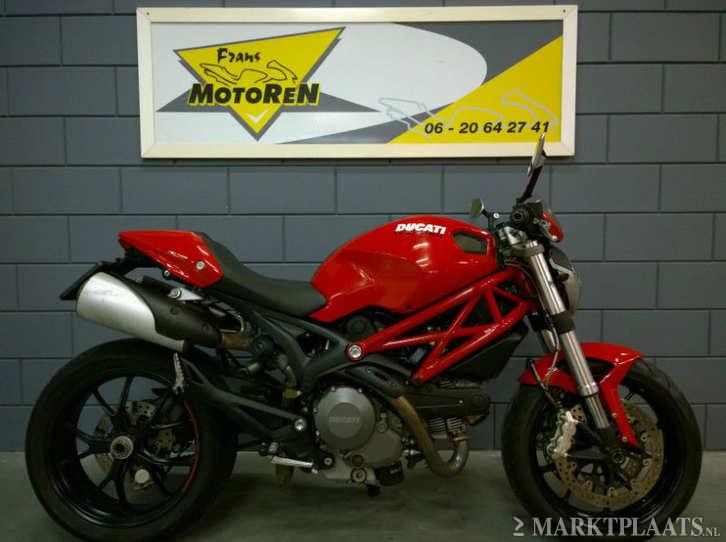 Ducati monster 796 abs bj 2011 lichte rijdbare schade