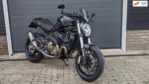 Ducati Monster 821 ABS Dark Zeer complete en nette motor