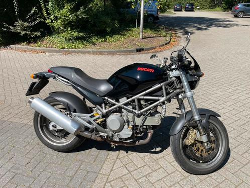 Ducati Monster 900 (2002)