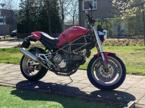 Ducati Monster 900