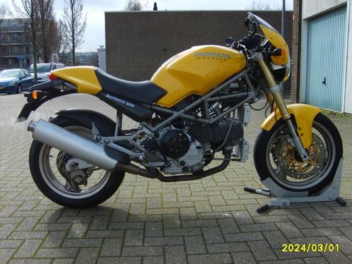 Ducati Monster 900