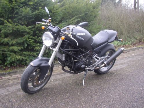 Ducati Monster 900