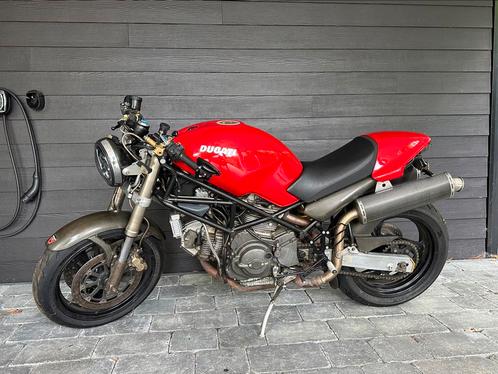 Ducati Monster 900S