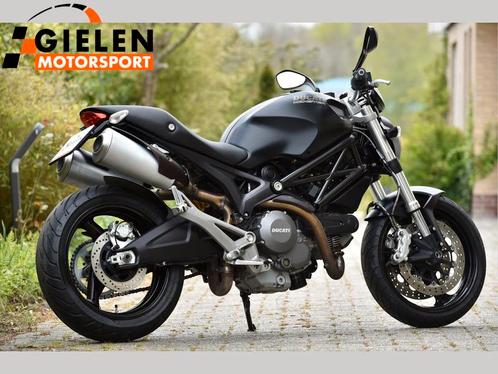 DUCATI Monster Black 696 abs plus