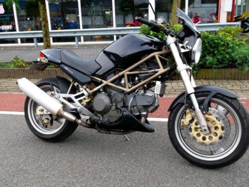 Ducati Monster M900