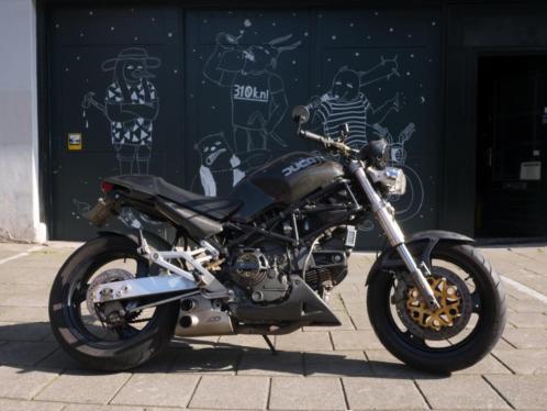 Ducati Monster. M900. Customised. Carbon. QD box. Amsterdam