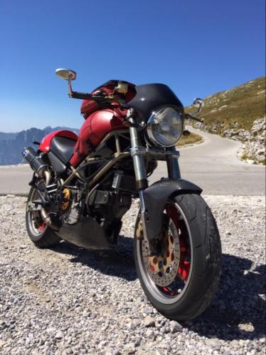 Ducati Monster M900 in topstaat met snelle nokkenassen etc
