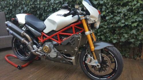 Ducati Monster S4rs in nieuw staat met alle denkbare opties.