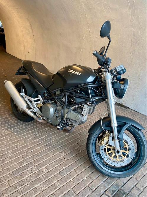 Ducati Monster zwart 750