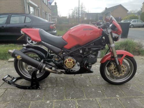 Ducati monster900