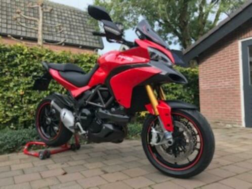 Ducati multistrada 1200s in Showroom staat.