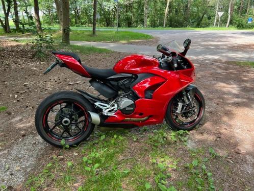 Ducati Panigale V2 2021