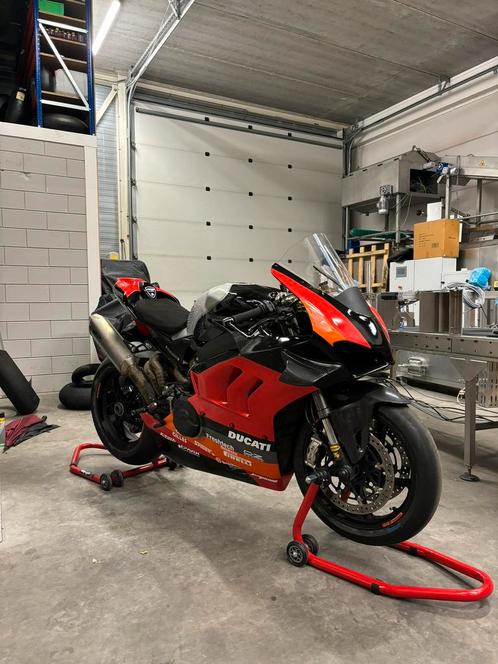Ducati panigale v4 circuit