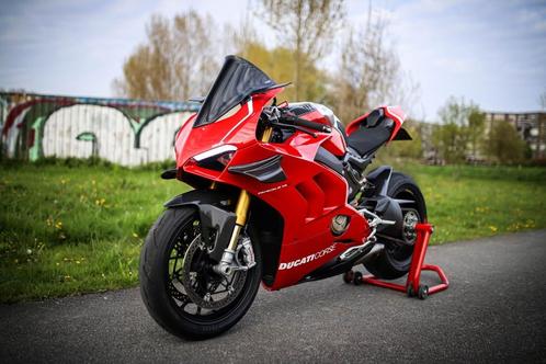 Ducati Panigale V4 S  238 pk