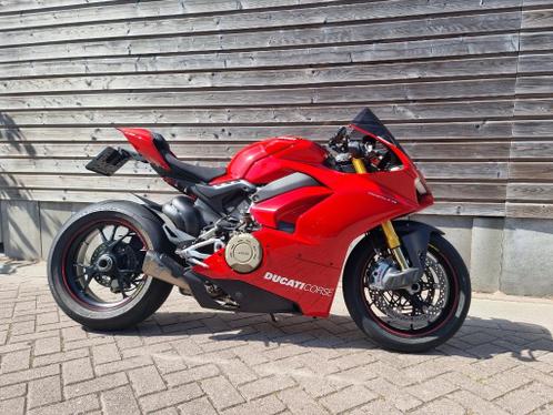 Ducati Panigale V4S , full option, Akrapovic, carbon