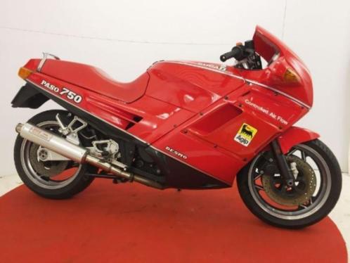 Ducati Paso 750 rood bj 1990 nieuwstaat