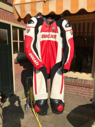 Ducati Race Overall. Maat 58.
