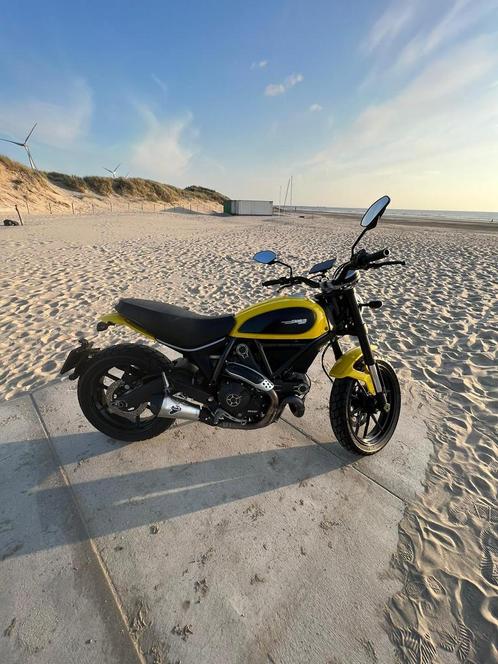 Ducati Scrambler 2015 weinig KMs bijna nieuw