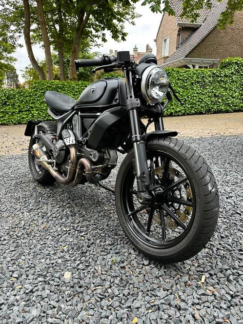 Ducati scrambler 800cc Custom Blacked Out