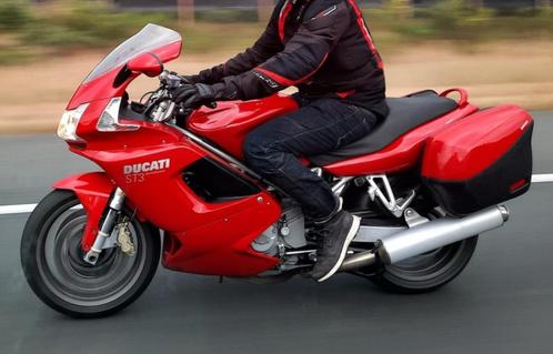 Ducati ST3 met zijkoffers