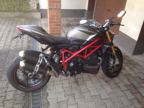 Ducati Streetfighter 1098 s 2013 (1690km)