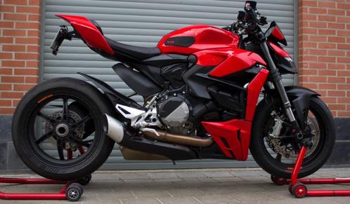 Ducati Streetfighter V2