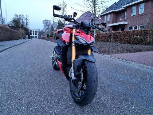 Ducati streetfighter V4S Akra full option