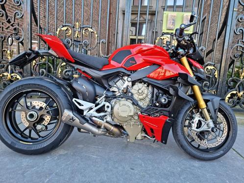 Ducati streetfighter V4S akrapovic full option