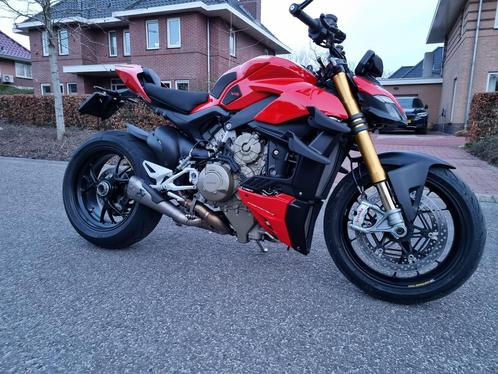 Ducati Streetfighter V4S akrapovic nieuwstaat