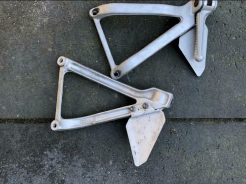 Ducati voetsteun brackets steps stepjes 748 916 996 998