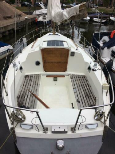 Dufour 27 Safari zeiljacht zeilkajuitboot polyester diesel