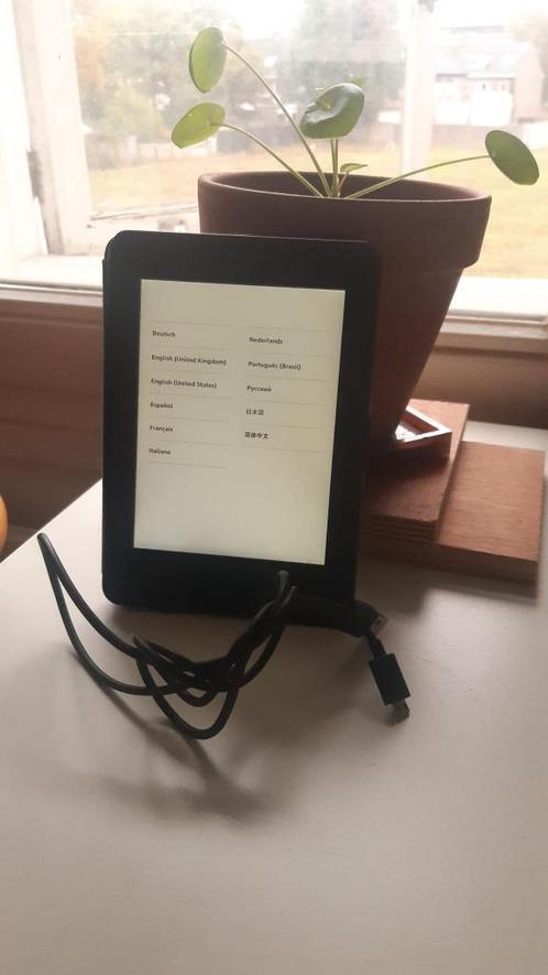 E-reader kindle 6th generation oplader en hoes zwart