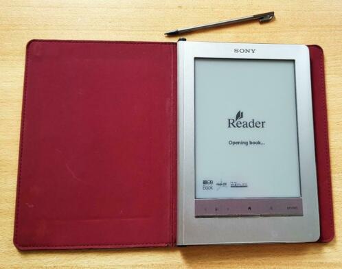 E-reader SONY PSR 600 met bordeaux rood leer hoes