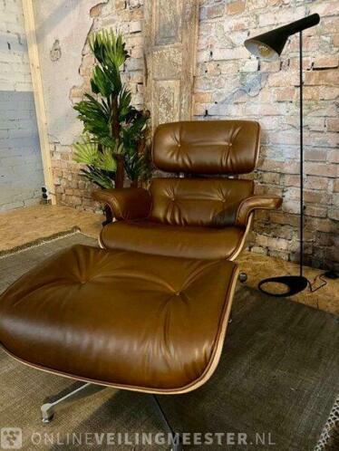 Eames lounge chair met Ottoman in cognac, cognac  walnoo