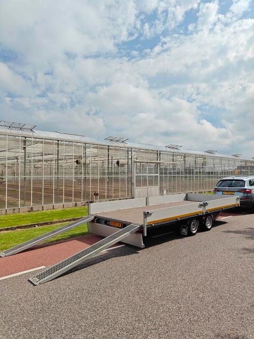 Eduard plateau aanhanger met oprijplaten